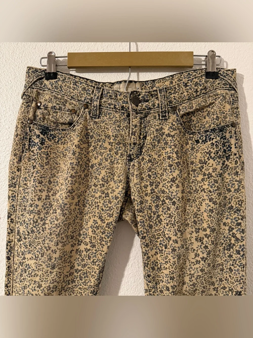 Free People Womens Low-Rise Floral Print Jeans Blue Denim - Size 28